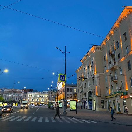 Modern Luxury Studio In The Center Of Kharkiv At Konstitutsii Square Exterior photo