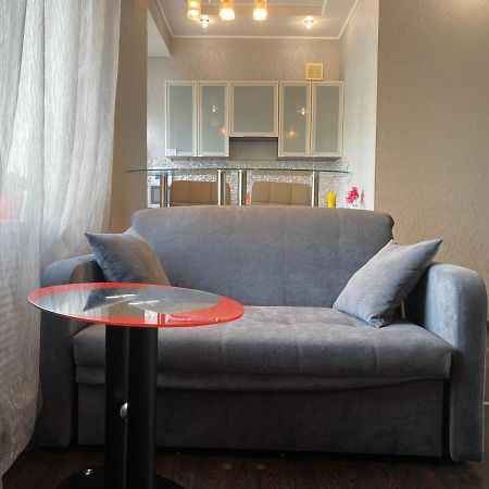 Modern Luxury Studio In The Center Of Kharkiv At Konstitutsii Square Exterior photo