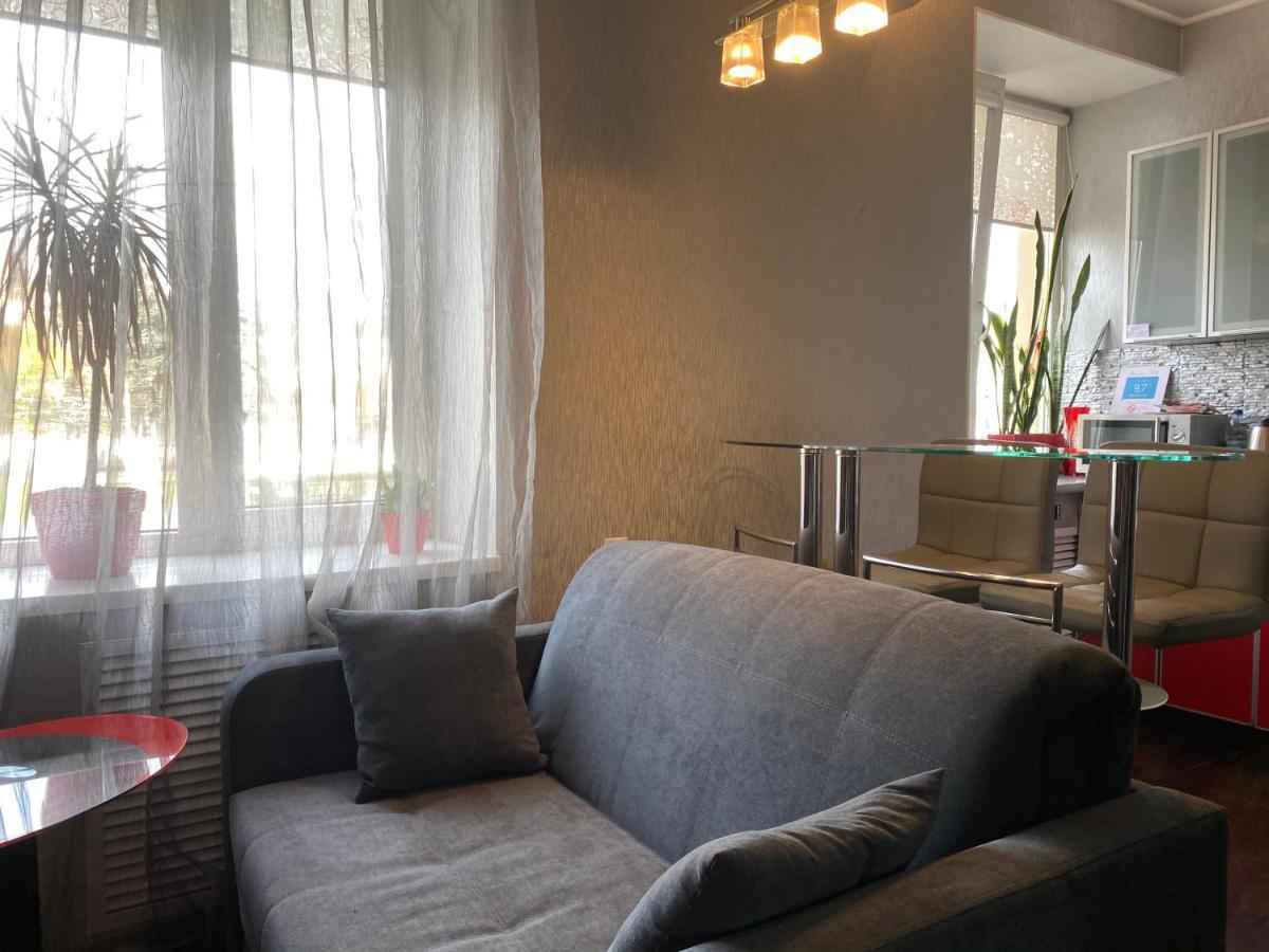Modern Luxury Studio In The Center Of Kharkiv At Konstitutsii Square Exterior photo