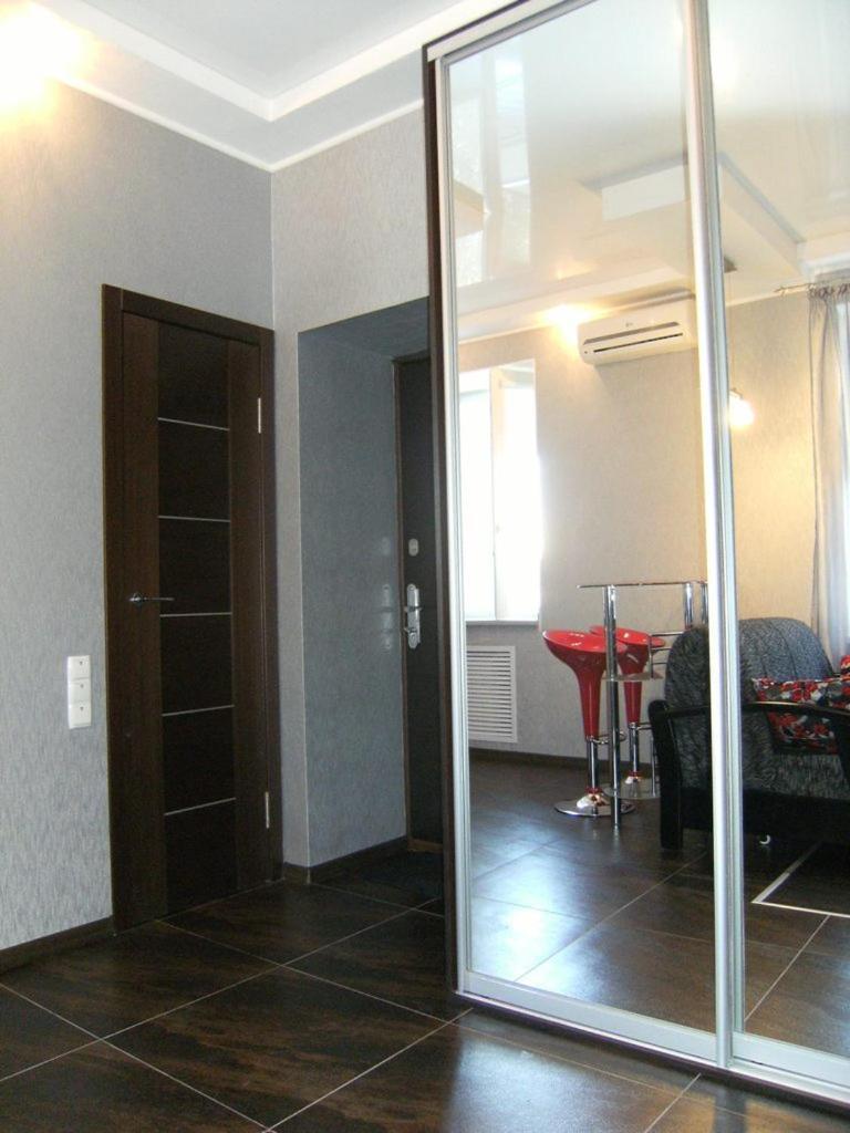 Modern Luxury Studio In The Center Of Kharkiv At Konstitutsii Square Exterior photo