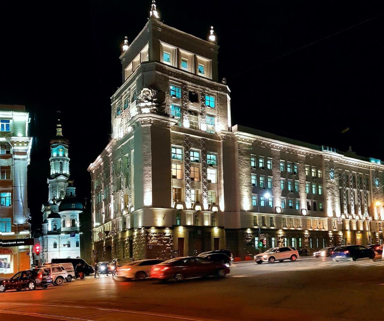 Modern Luxury Studio In The Center Of Kharkiv At Konstitutsii Square Exterior photo