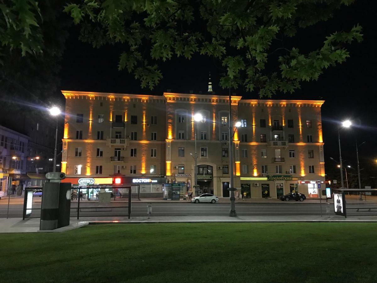 Modern Luxury Studio In The Center Of Kharkiv At Konstitutsii Square Exterior photo