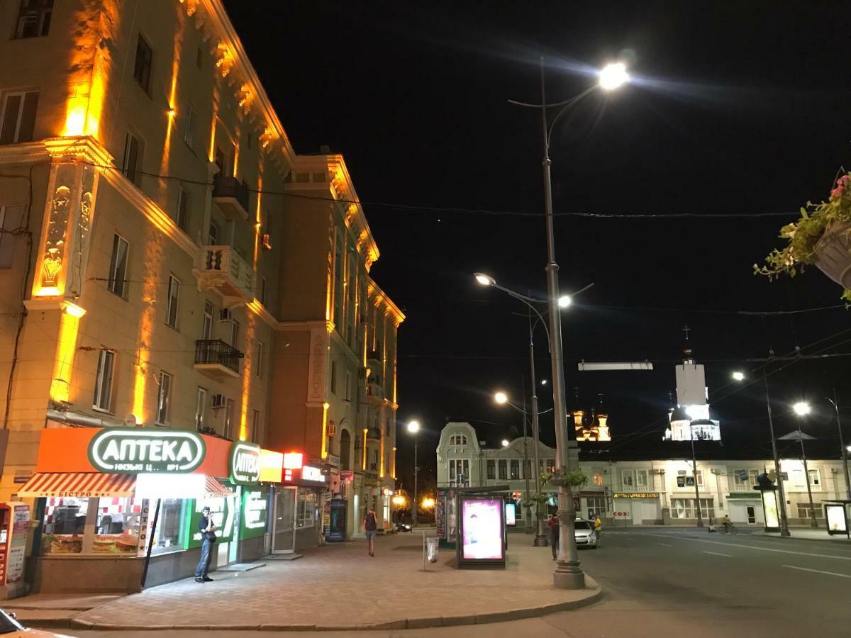 Modern Luxury Studio In The Center Of Kharkiv At Konstitutsii Square Exterior photo